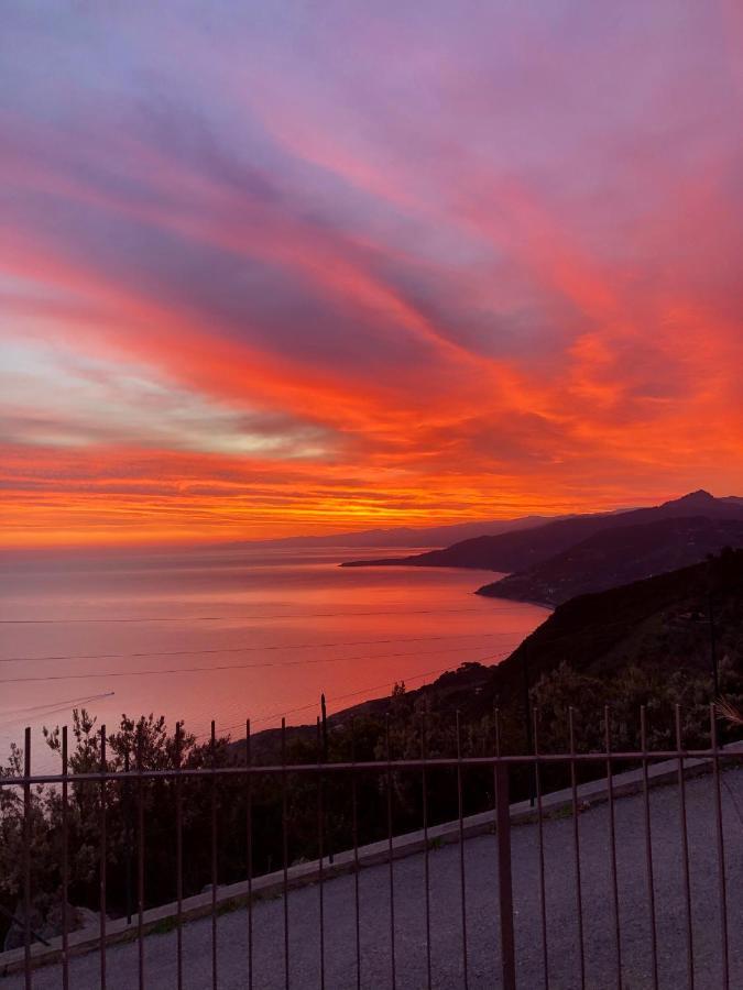 B&B Roomantic & Piscina Idromassaggio Cefalù Dış mekan fotoğraf